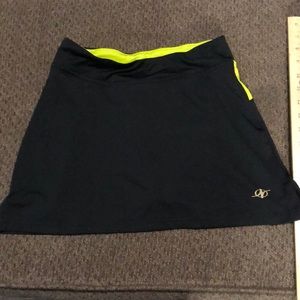 Nordictrack womens size XS black with neon detail on back of skort